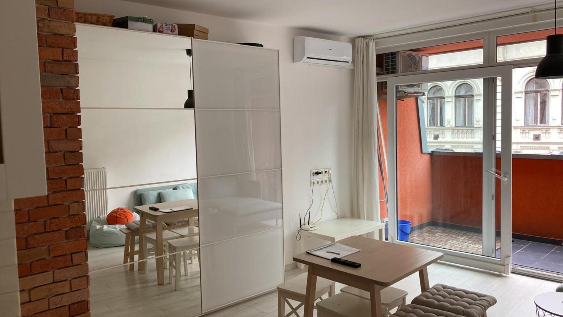 Trendy In The Heart Of The With Balcony Appartement *