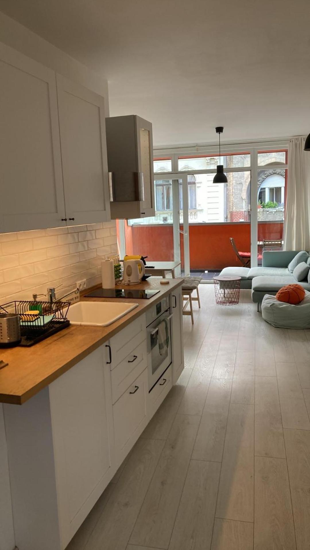 Trendy In The Heart Of The With Balcony Appartamento *