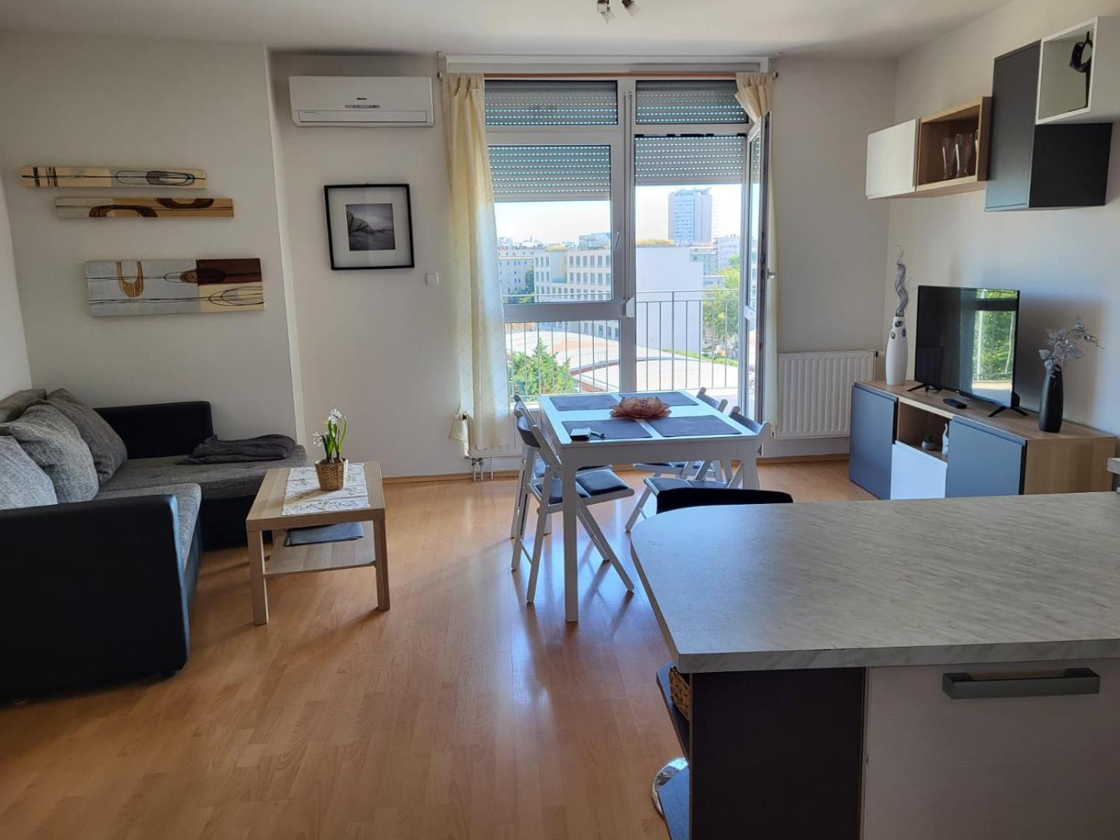In Budapest, Buda Part With Great Views! Totally Renovated -wifi Available Apartament Budapeszt