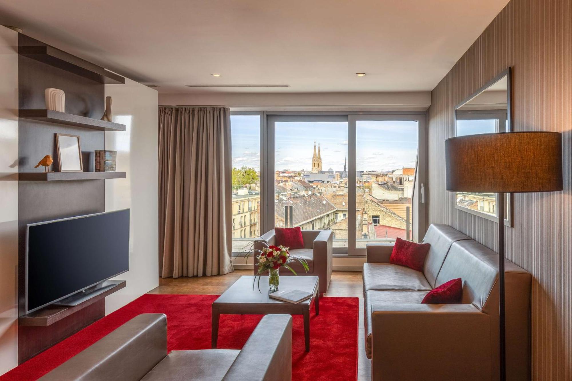 Hotel Nh Collection Center 4*