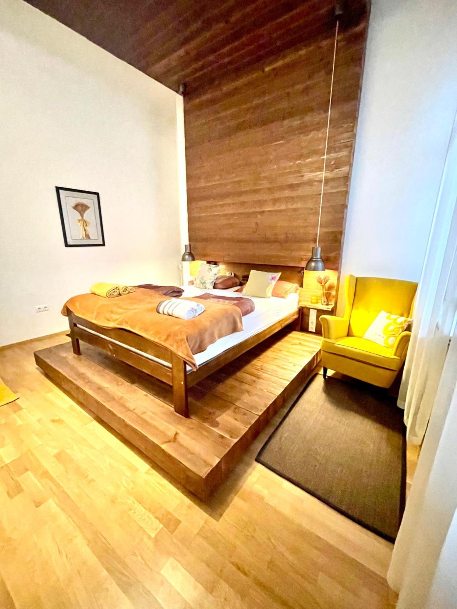 Amber Pearl 2 And 2 Bathrooms At Kalvin Square *