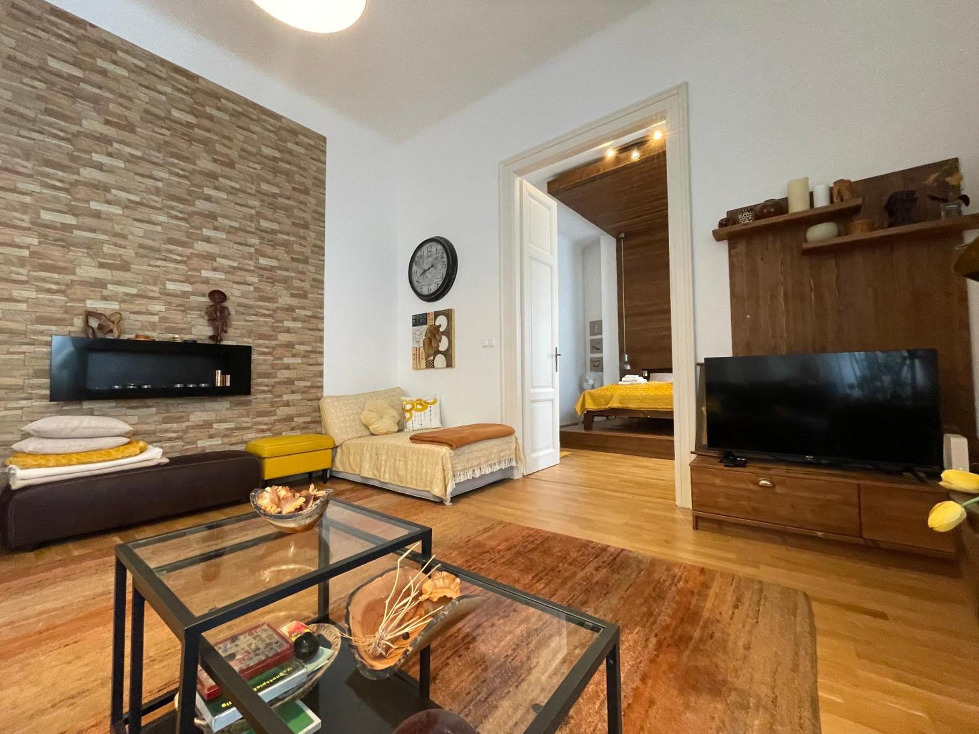 Amber Pearl 2 And 2 Bathrooms At Kalvin Square