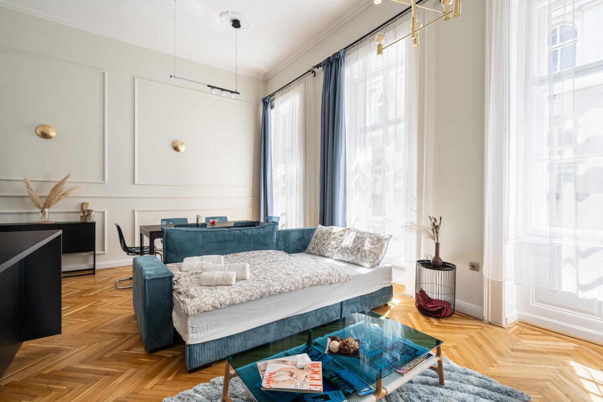 Lejlighed Styled Close To The River Danube. Budapest