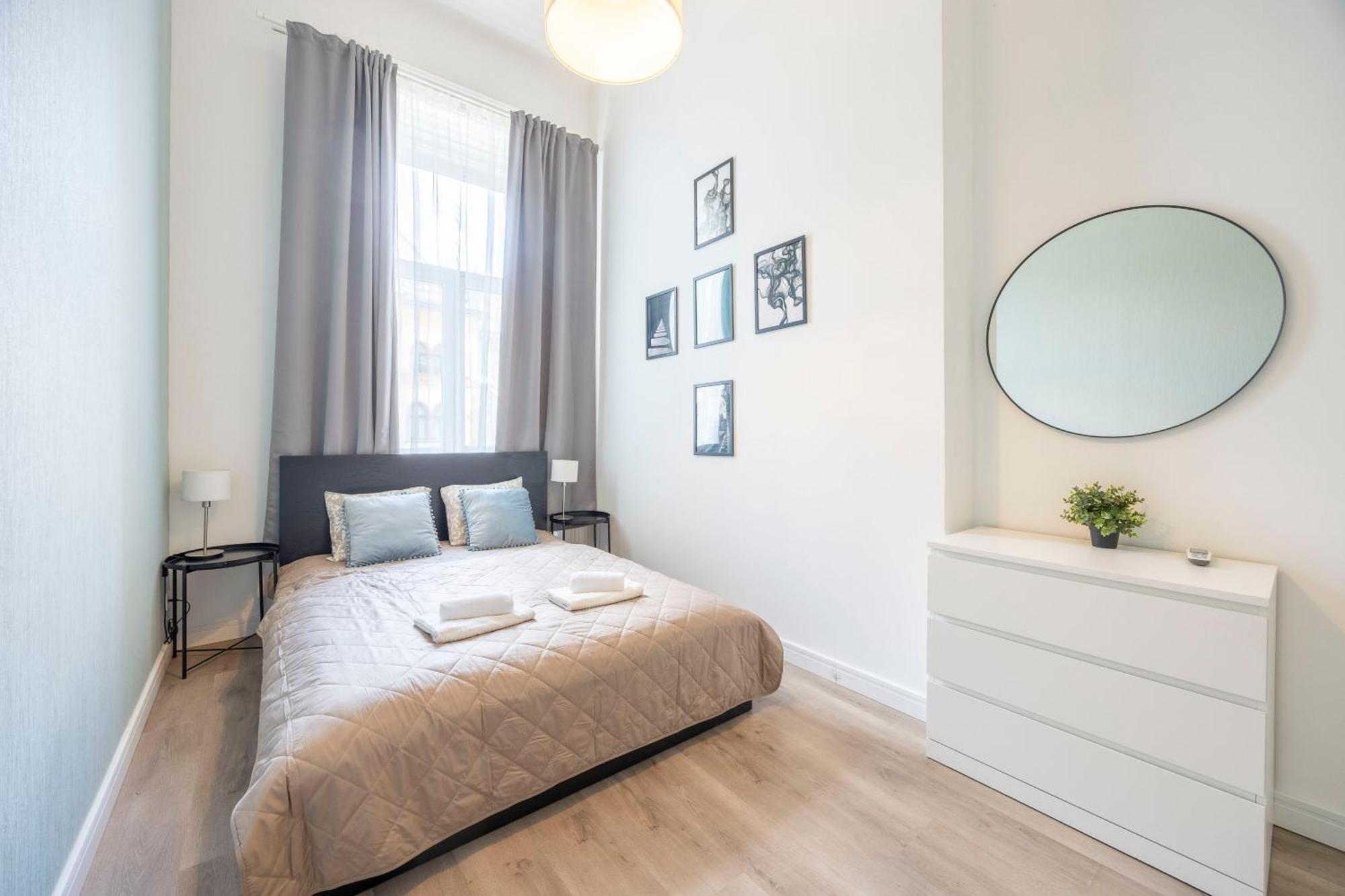 Spacious Cozy With 4bedroom In The Heart Of Bp *