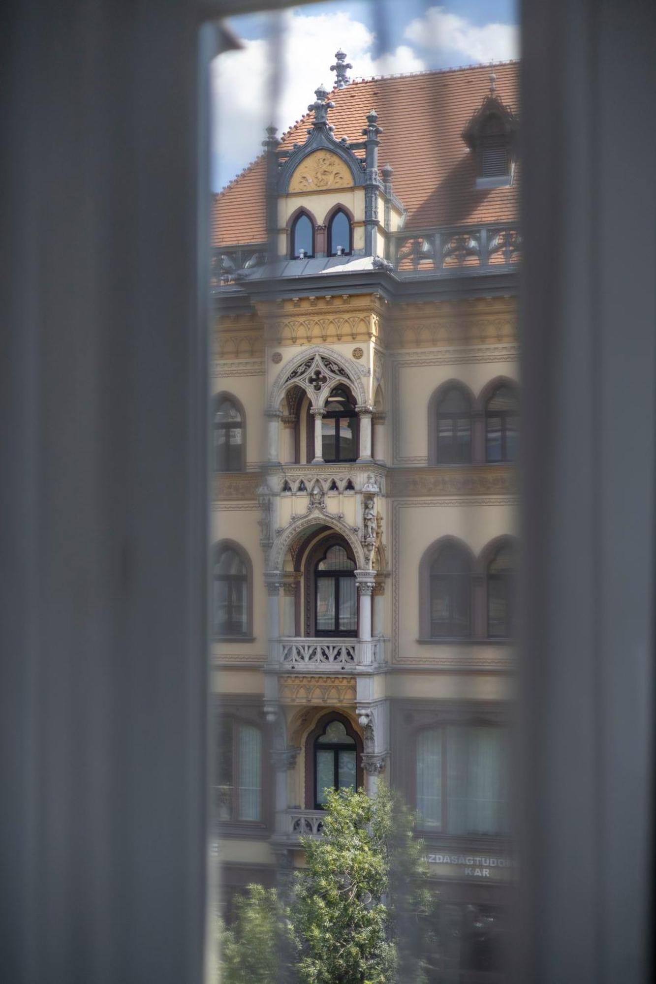 Spacious Cozy With 4bedroom In The Heart Of Bp Budapest