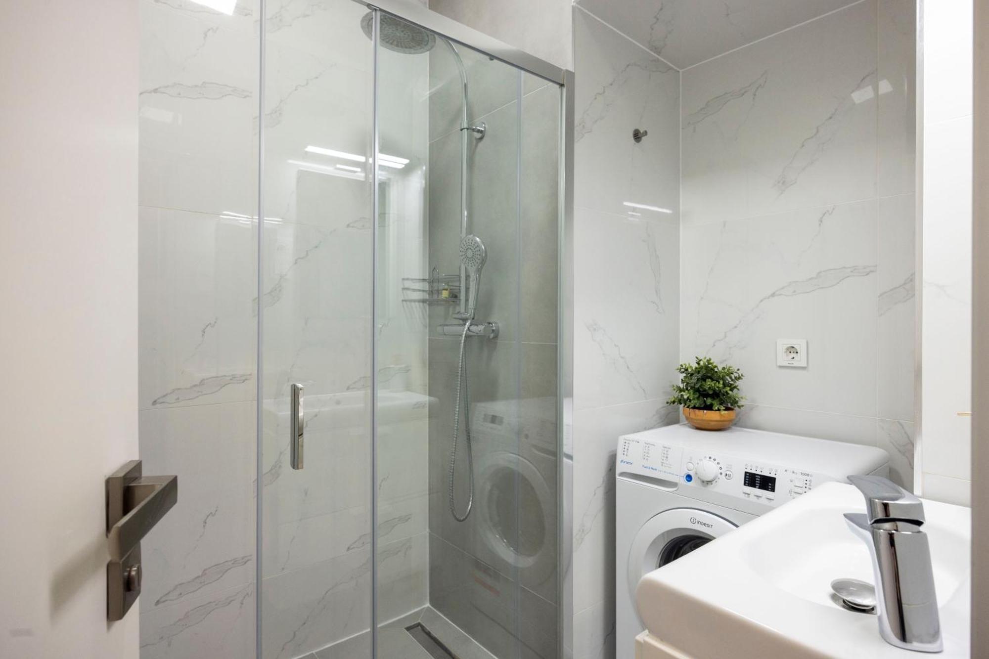 Spacious Cozy With 4bedroom In The Heart Of Bp Lägenhet Budapest