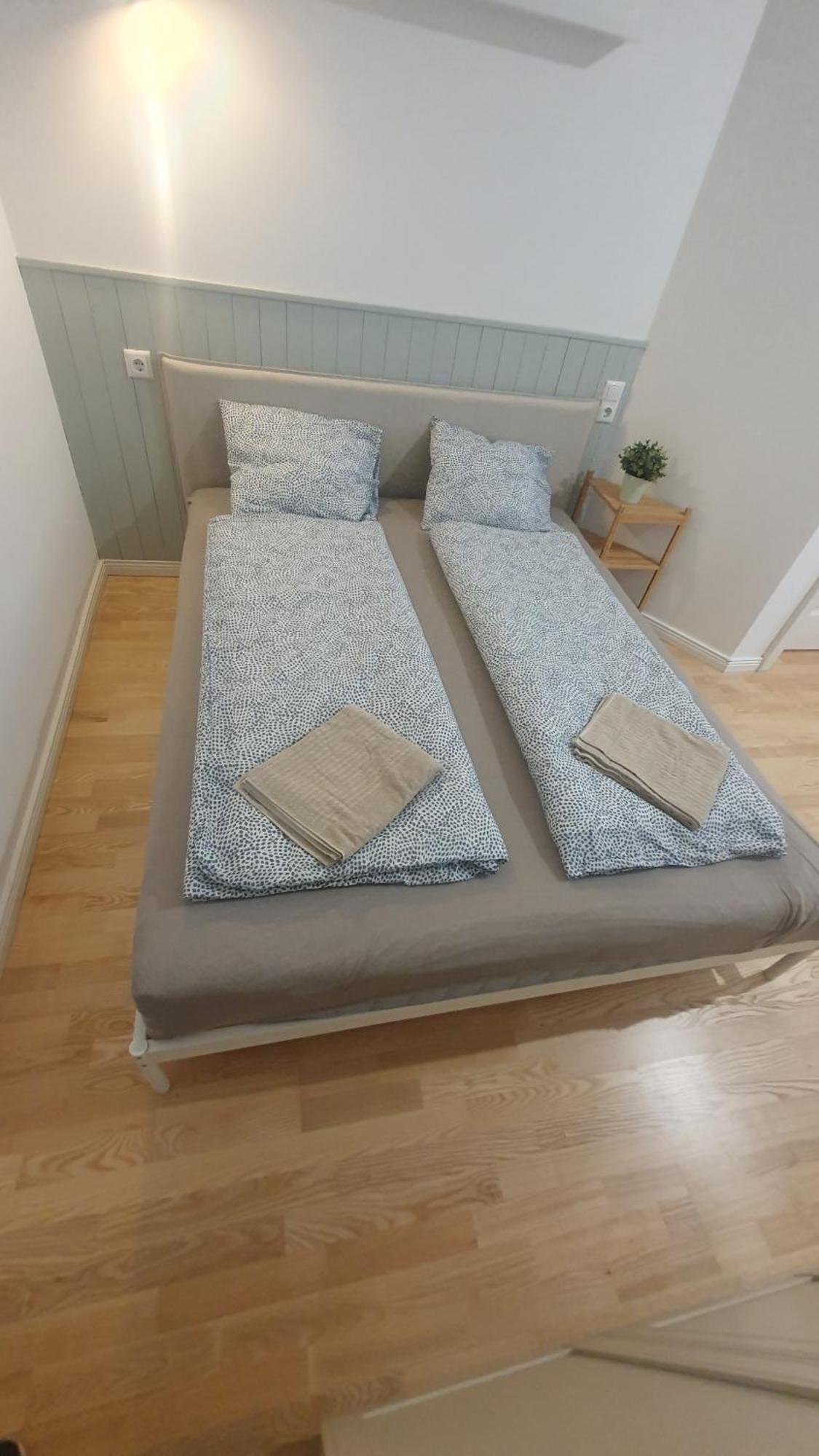 Maria With Little Hang Out Place Apartman Budapest