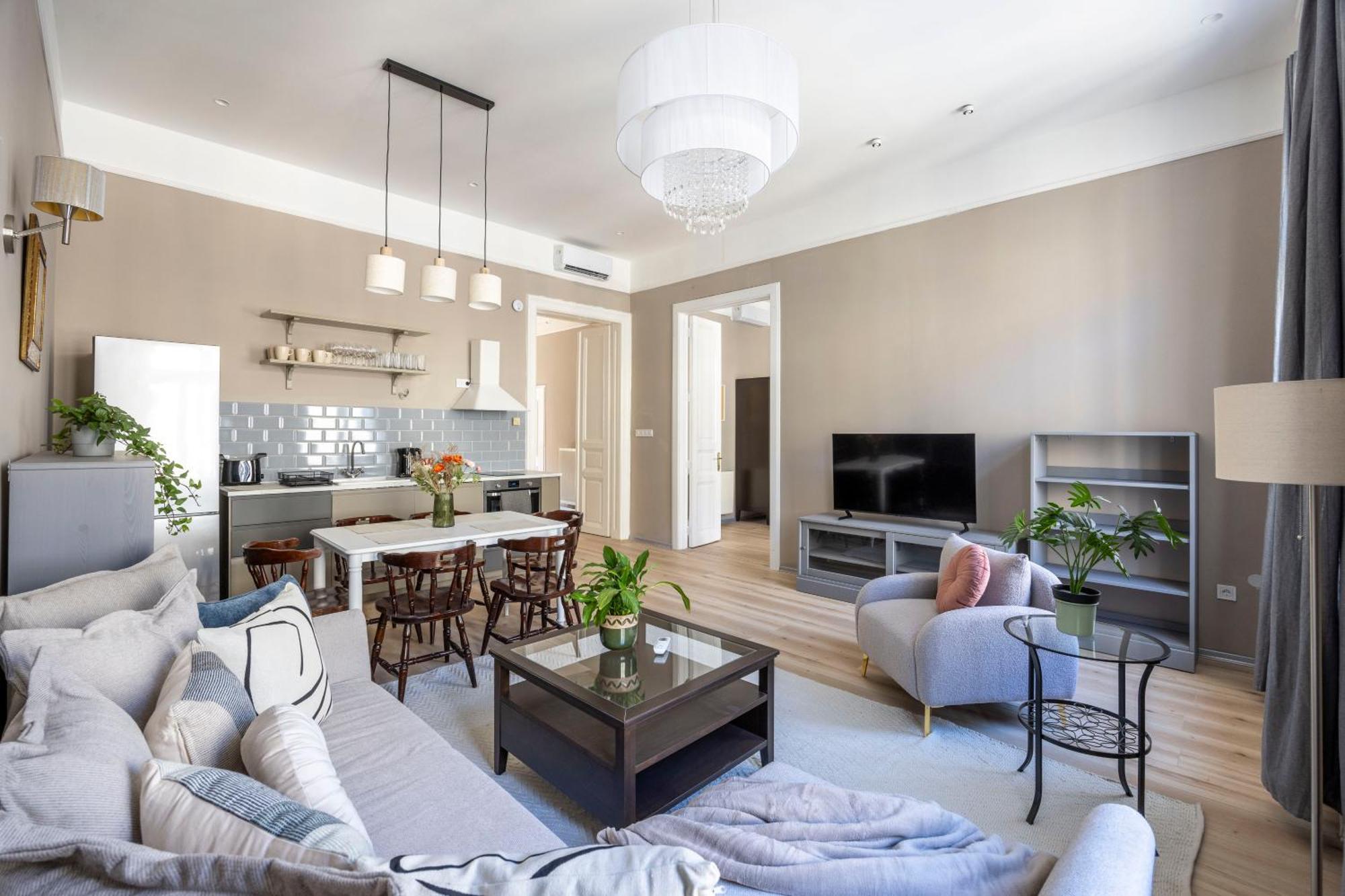 Charming Dream & Retreat By Prestige Homes *