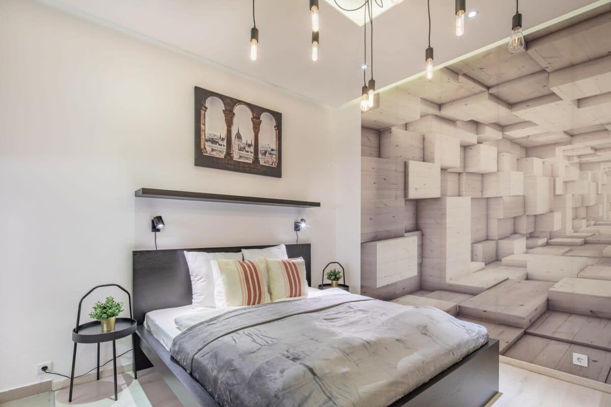 Extrem - Comfy Budapest