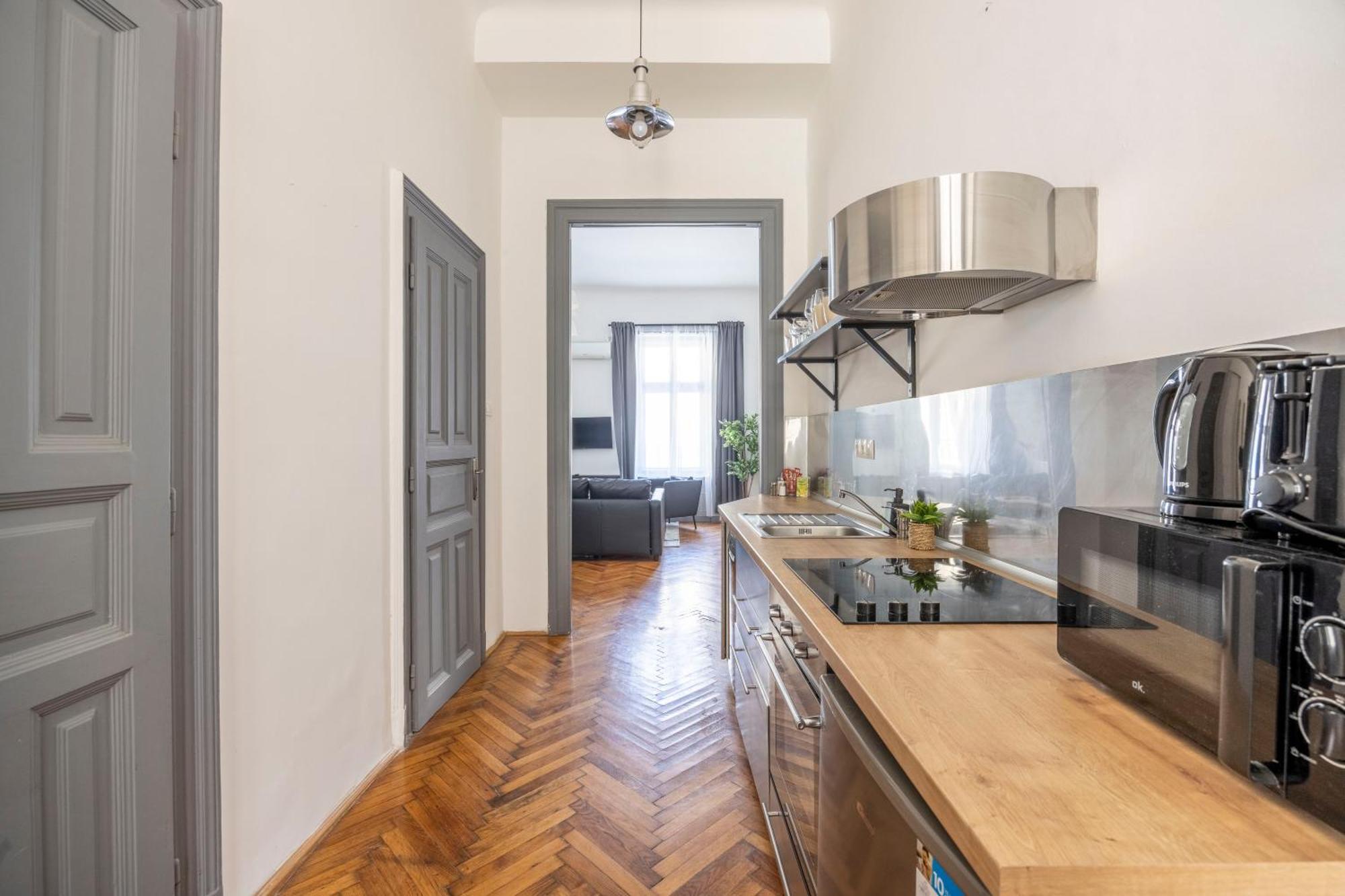 Charming & Cozy Stylish In The Heart Of Lejlighed