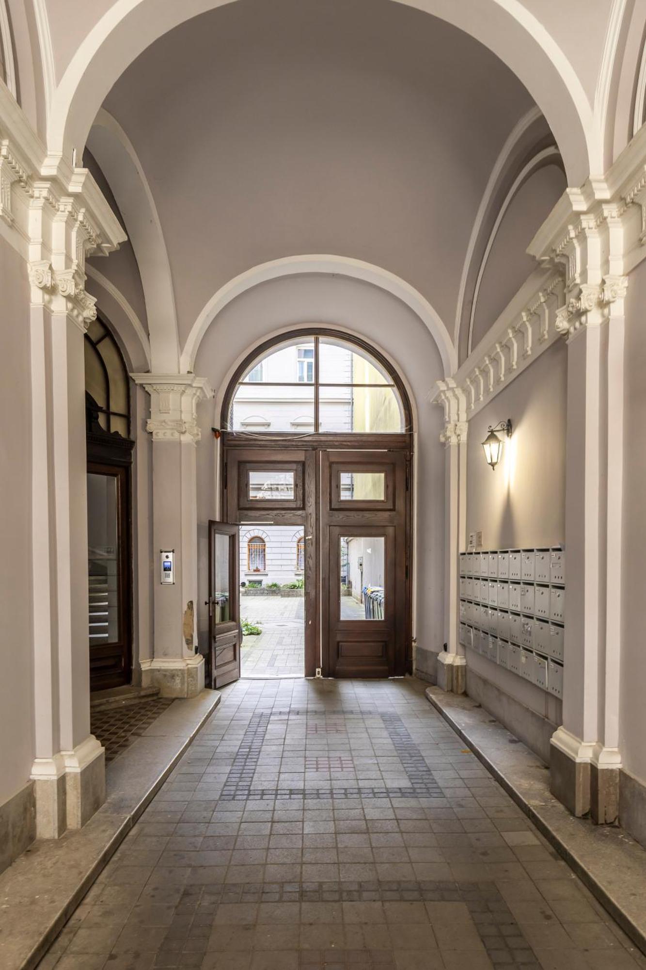 Palace District Luxury Apartament *