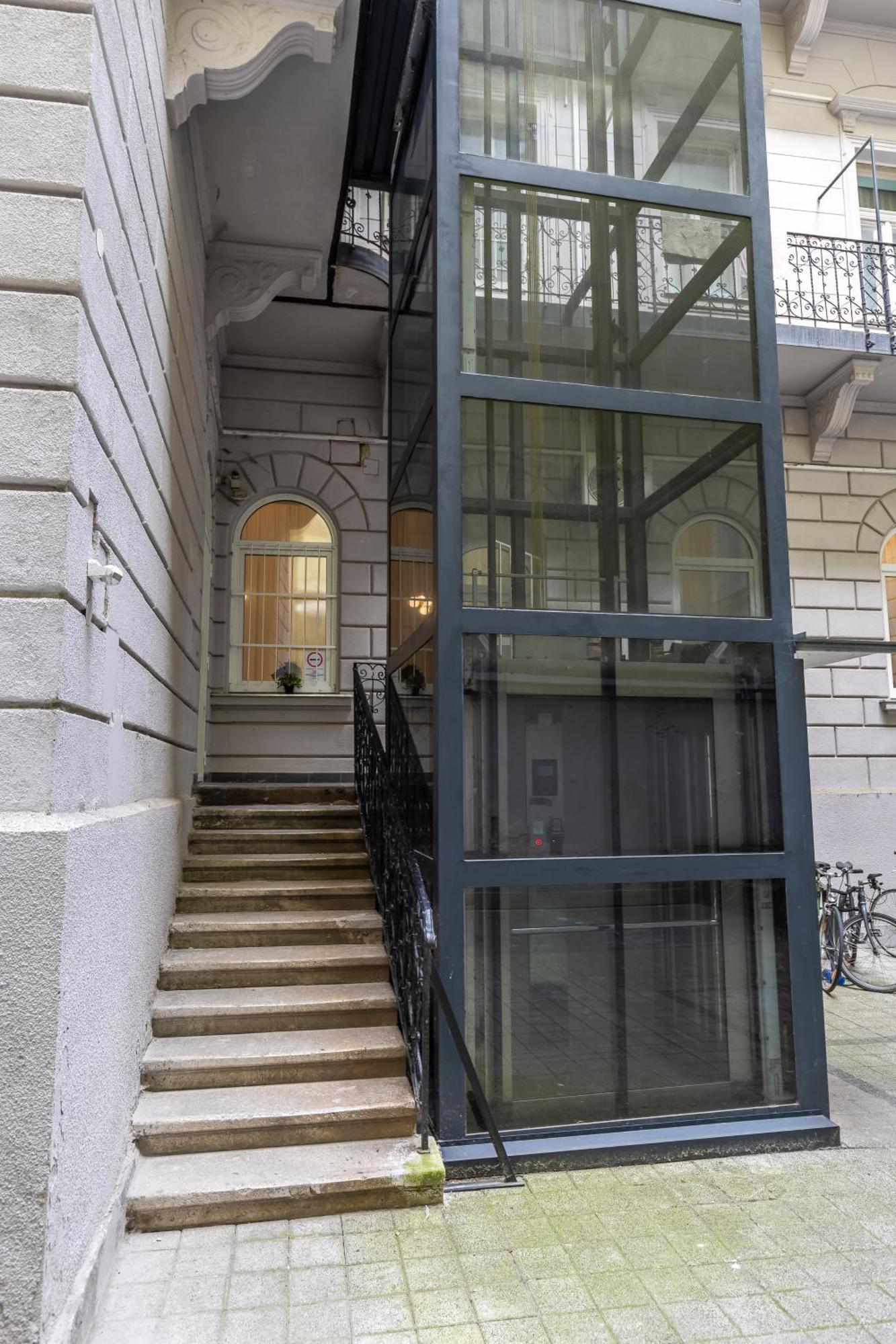 Palace District Luxury *