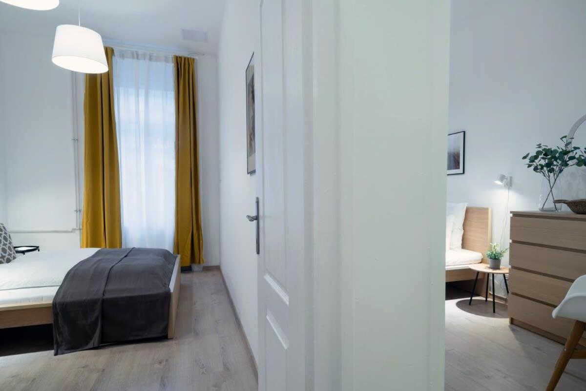 Relaxing Brand New Spot In The Lively Center Apartament