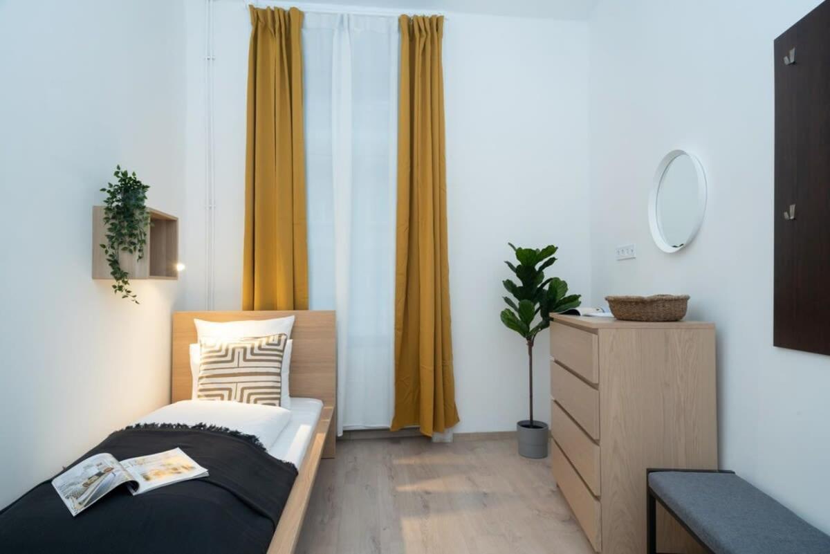 Relaxing Brand New Spot In The Lively Center Apartament *