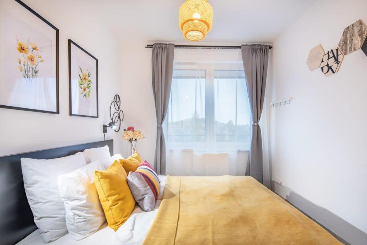 Modern Bright Place With Terrace Apartment *