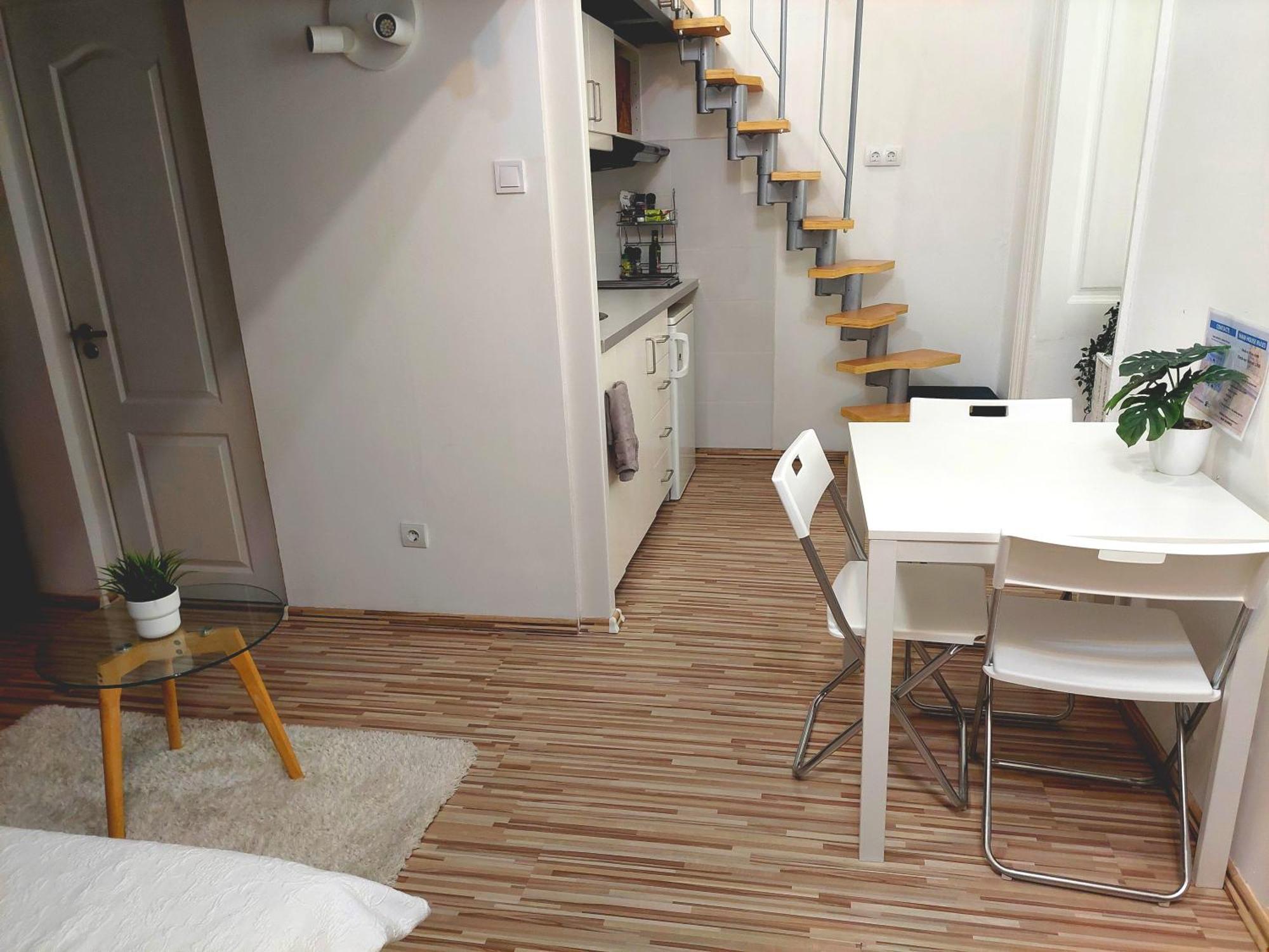 Stanka's Close To Opera Apartamento
