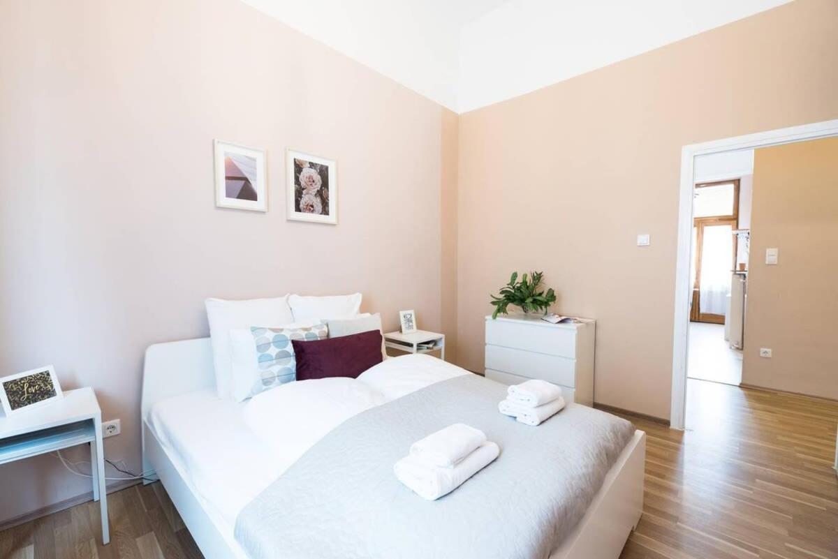 Ultra - Next To The Synagogue - Air Conditioning Apartment Budapest