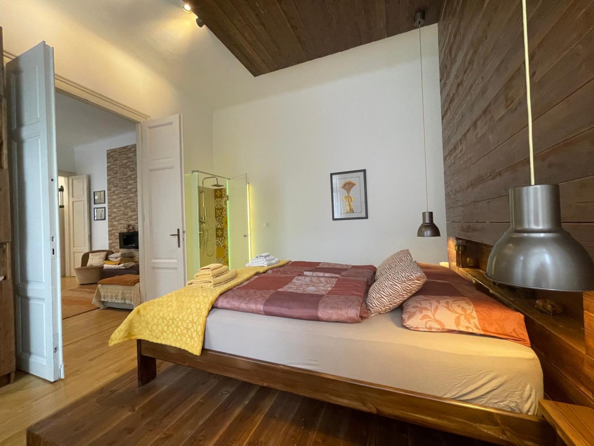 Amber Pearl 2 And 2 Bathrooms At Kalvin Square Budapest