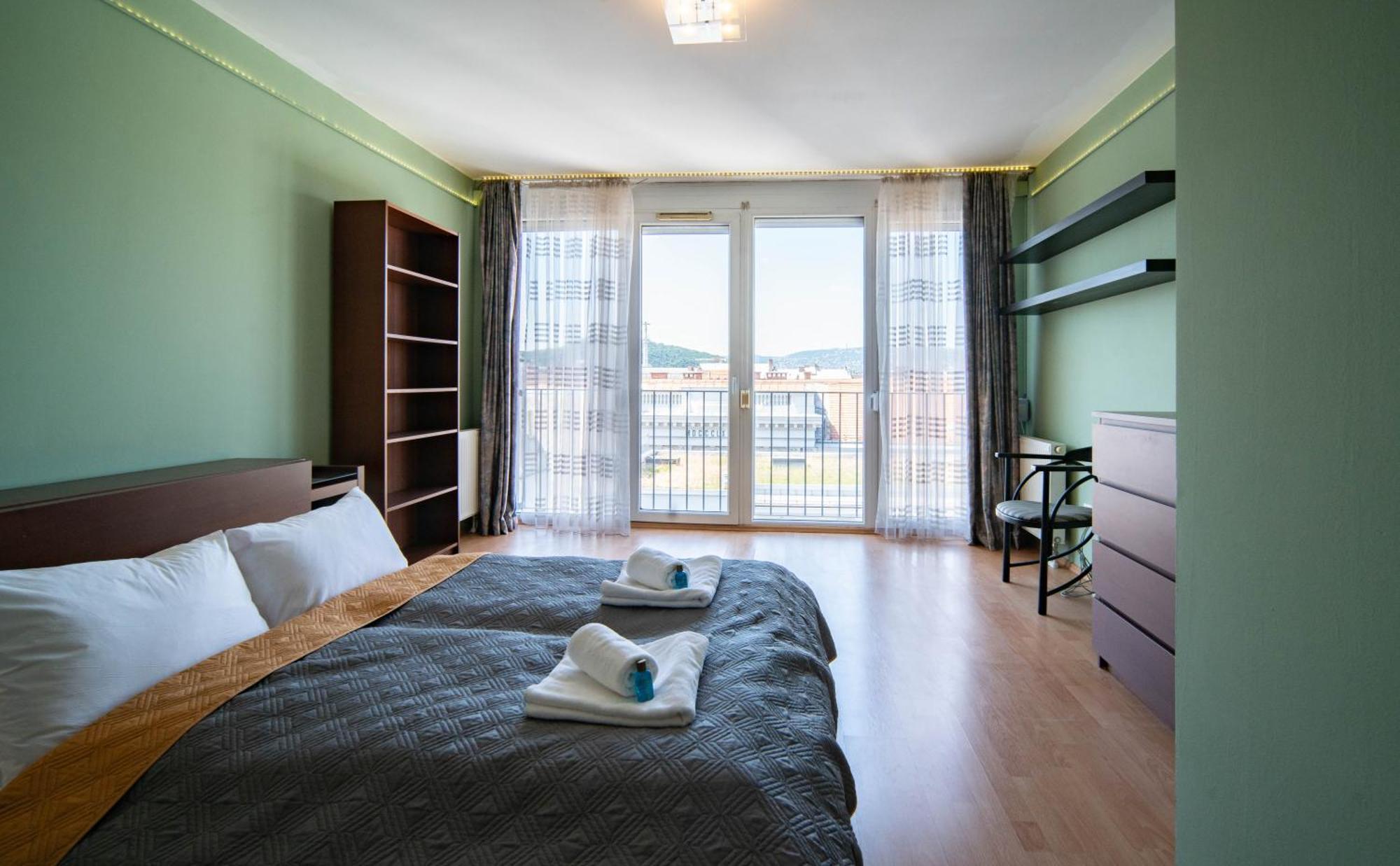 Free Parking- Gellert View 4ppl Appartement Boedapest