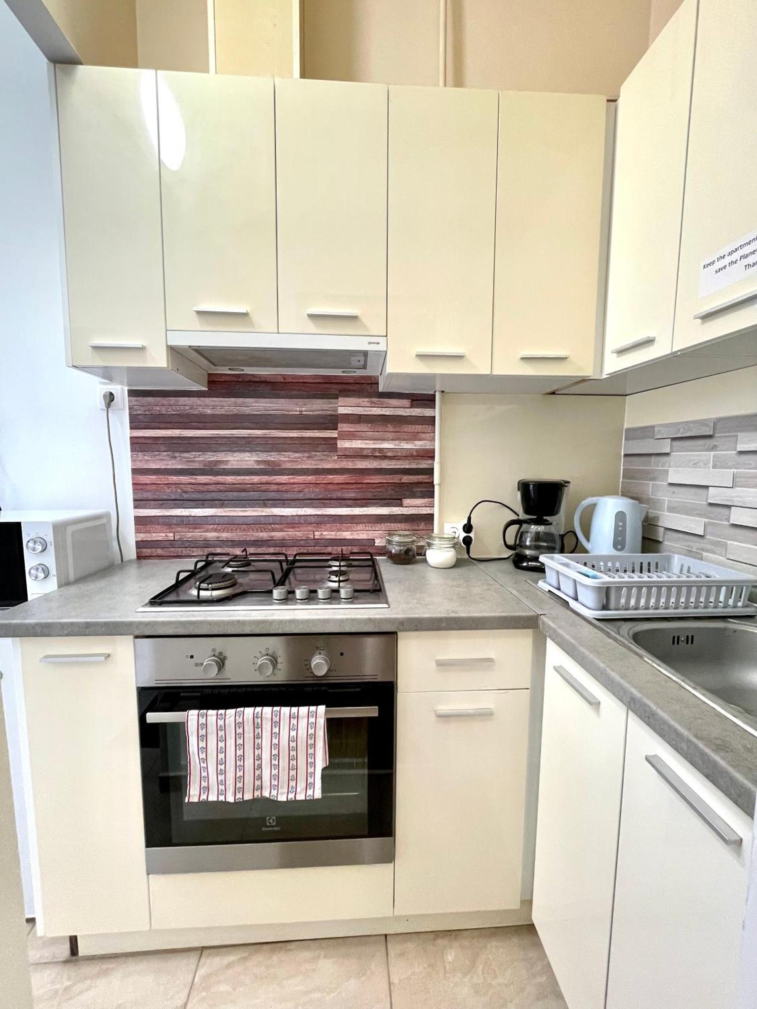 Apartamento Very Warm Nature Near Gozsdu With Free Air Conditioner Free Coffee