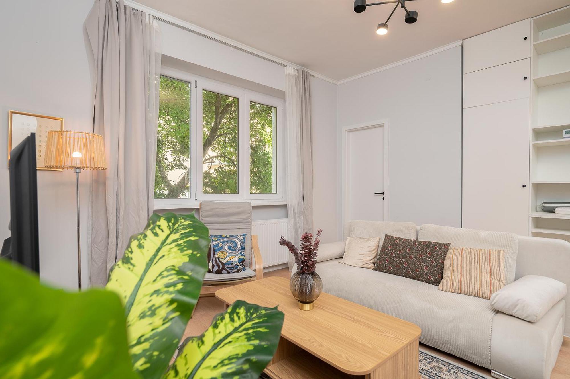 Apartamento Lovely Quiet Near Heroes Square By Cavaland