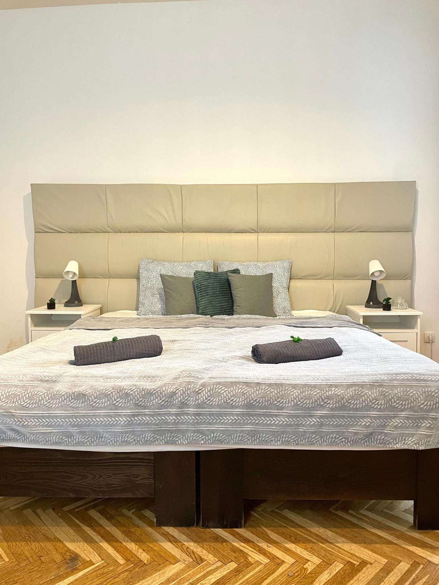 Very Warm Nature Near Gozsdu With Free Air Conditioner Free Coffee Apartamento Budapest