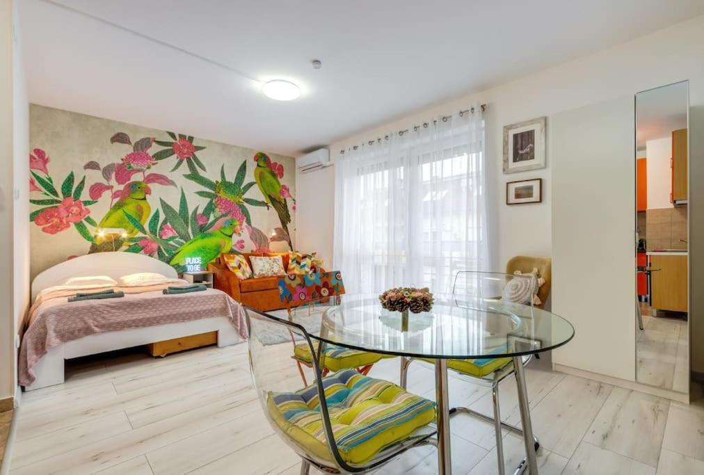 Bohemian Breeze Apartment *