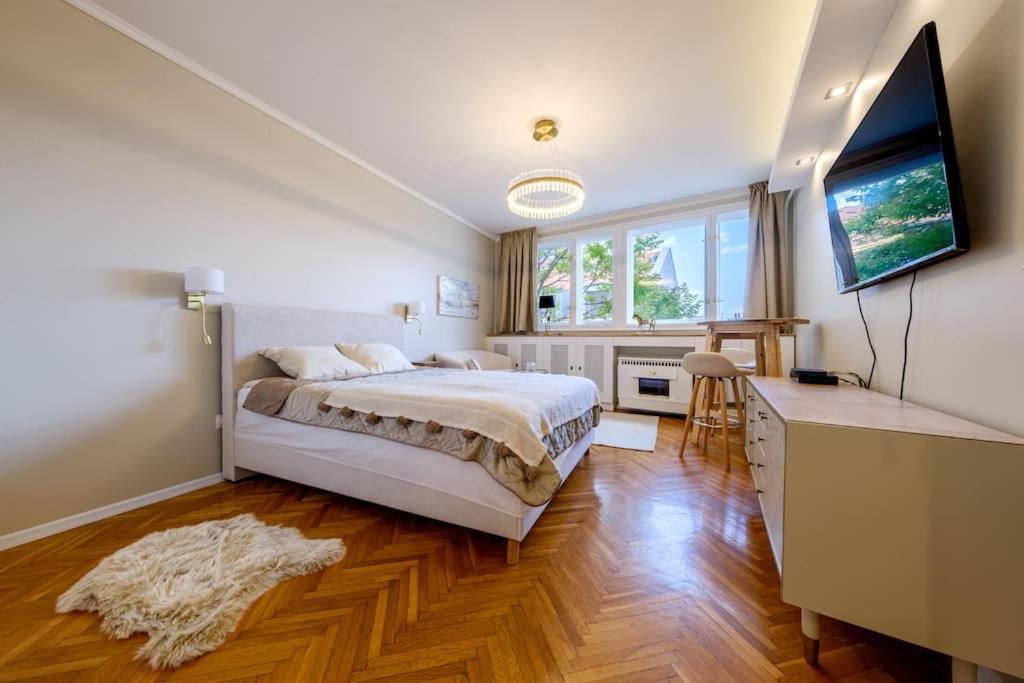 Chain Bridge Studio * Budapest