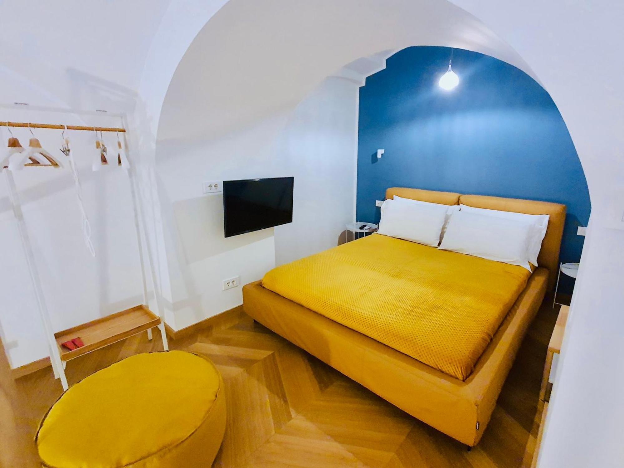 Romantic In The Heart Of * Budapest