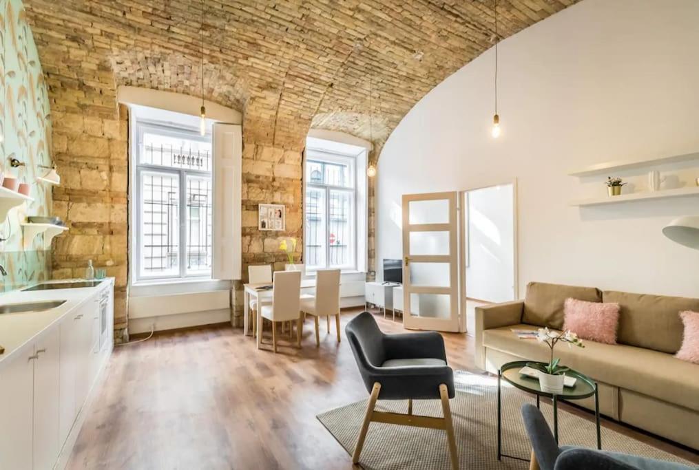 Appartement 24h Self Check-in Center Near Opera Budapest