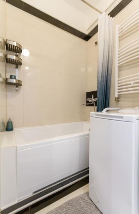Opera 3br W Sauna By Newave Apartmán *
