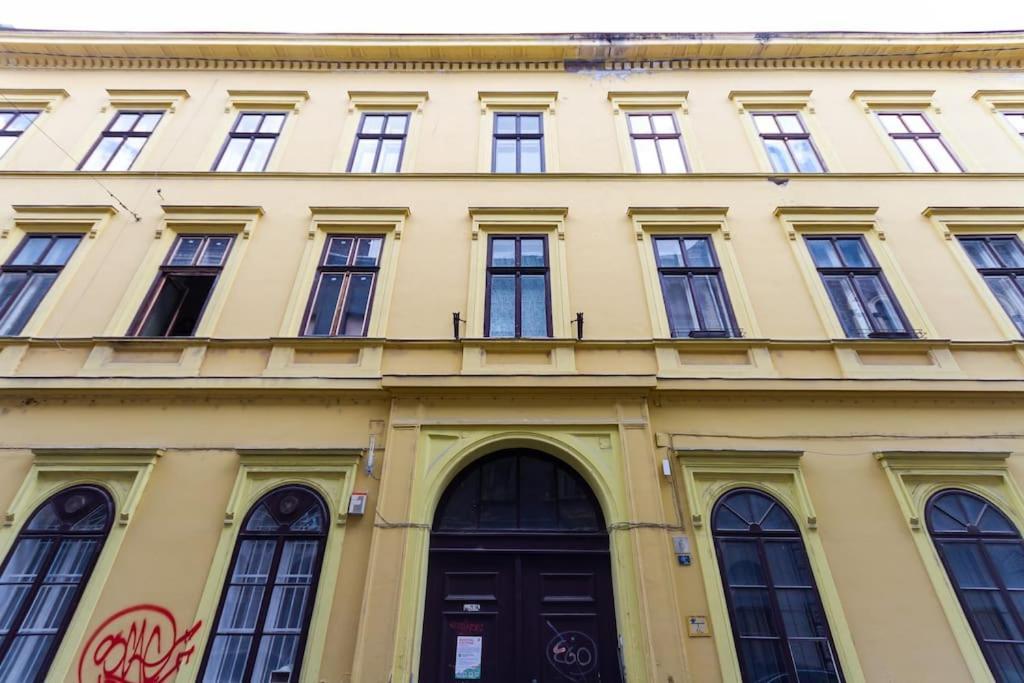 Opera 3br W Sauna By Newave Apartamento *