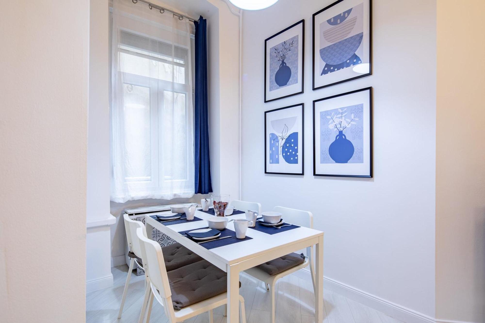 Central - Stylish - Spacious *