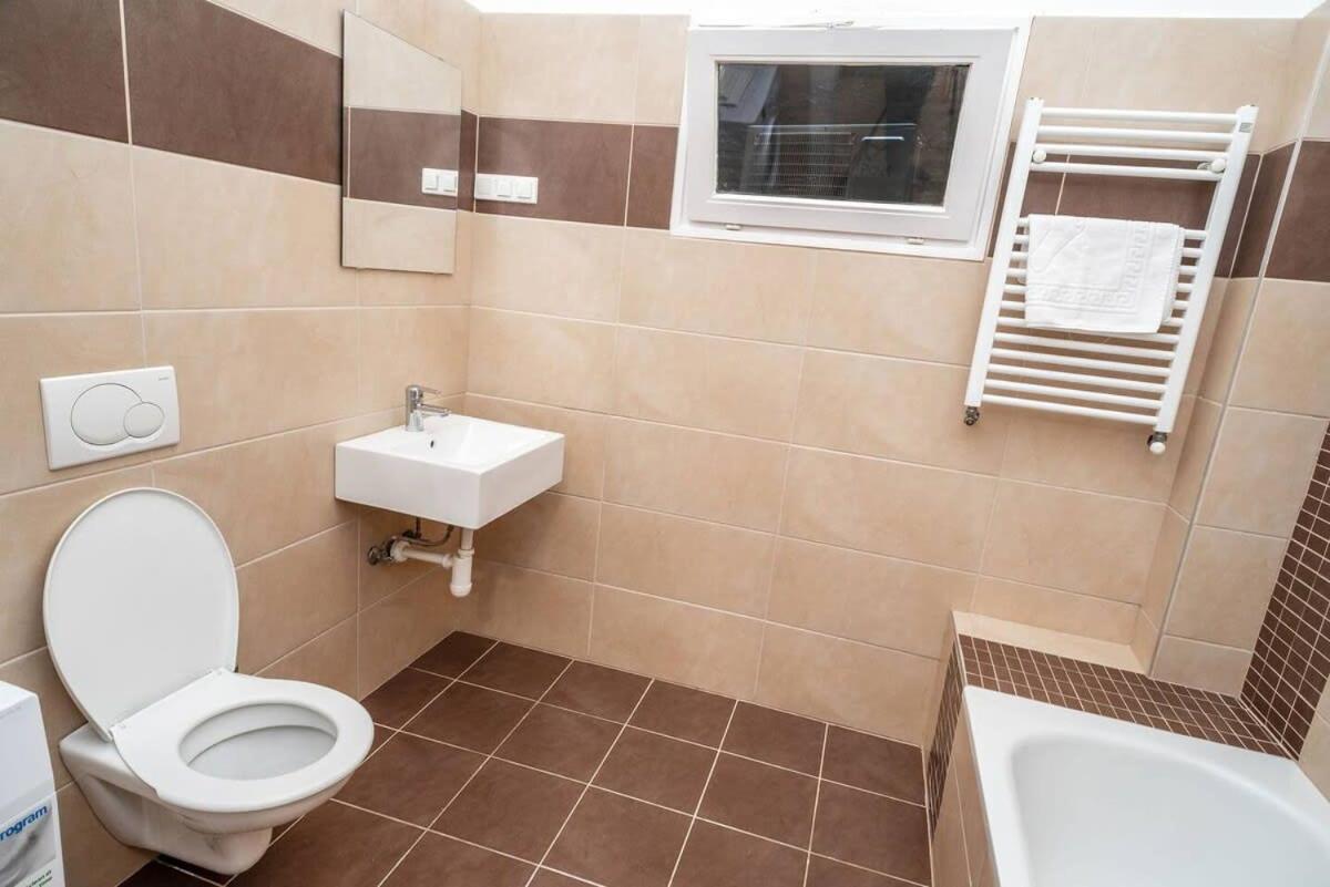 Appartamento Extra Brand New And Large Ac *
