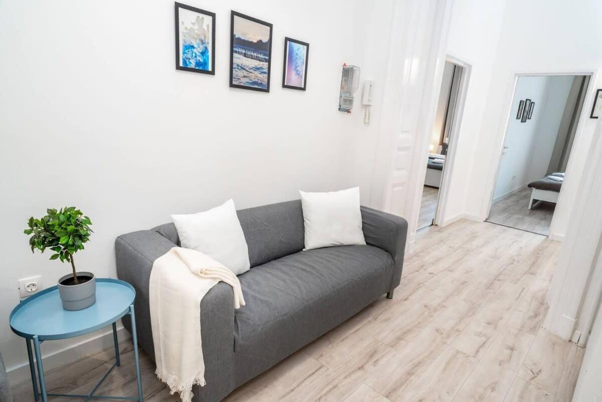 Extra Brand New And Large Ac Appartamento