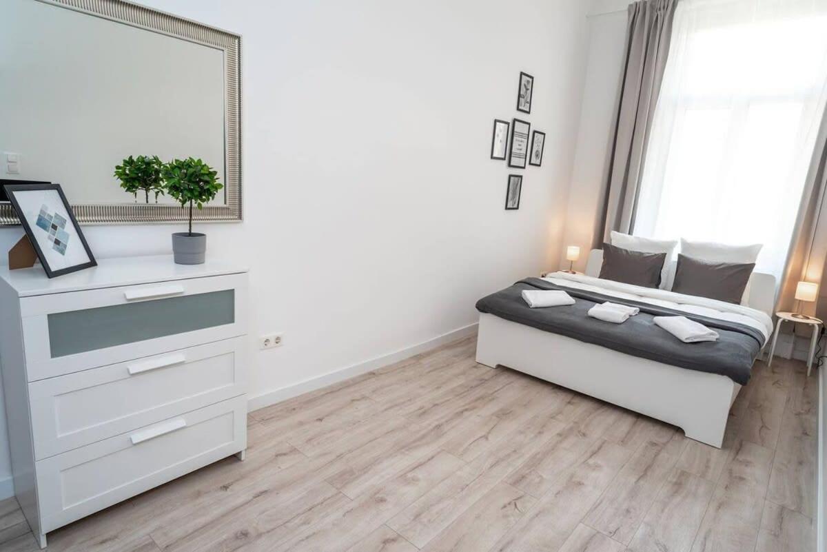 Extra Brand New And Large Ac Appartamento