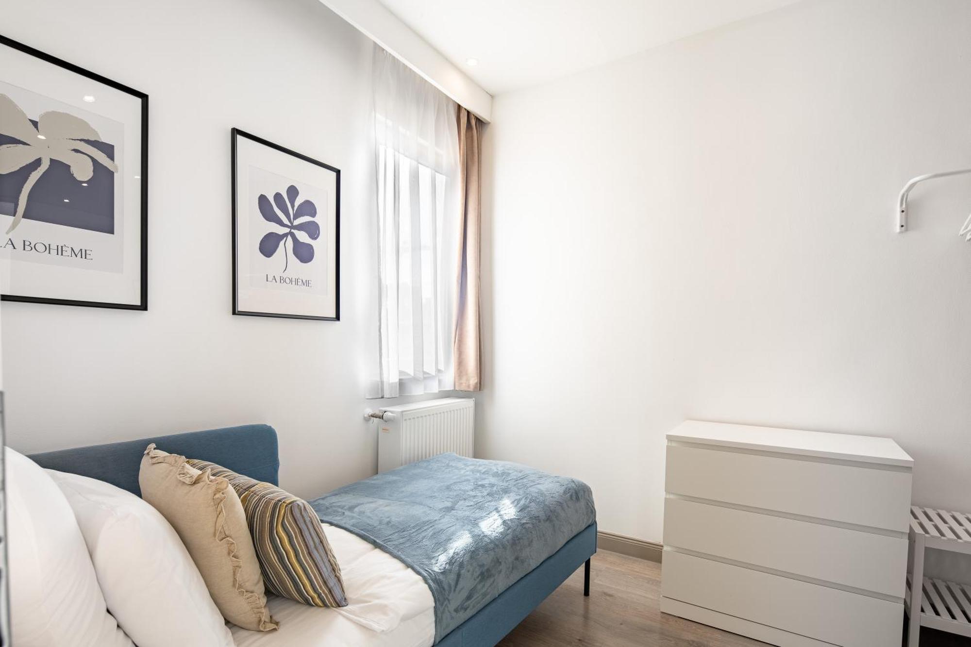 Sunny Three Bedroom Apartment