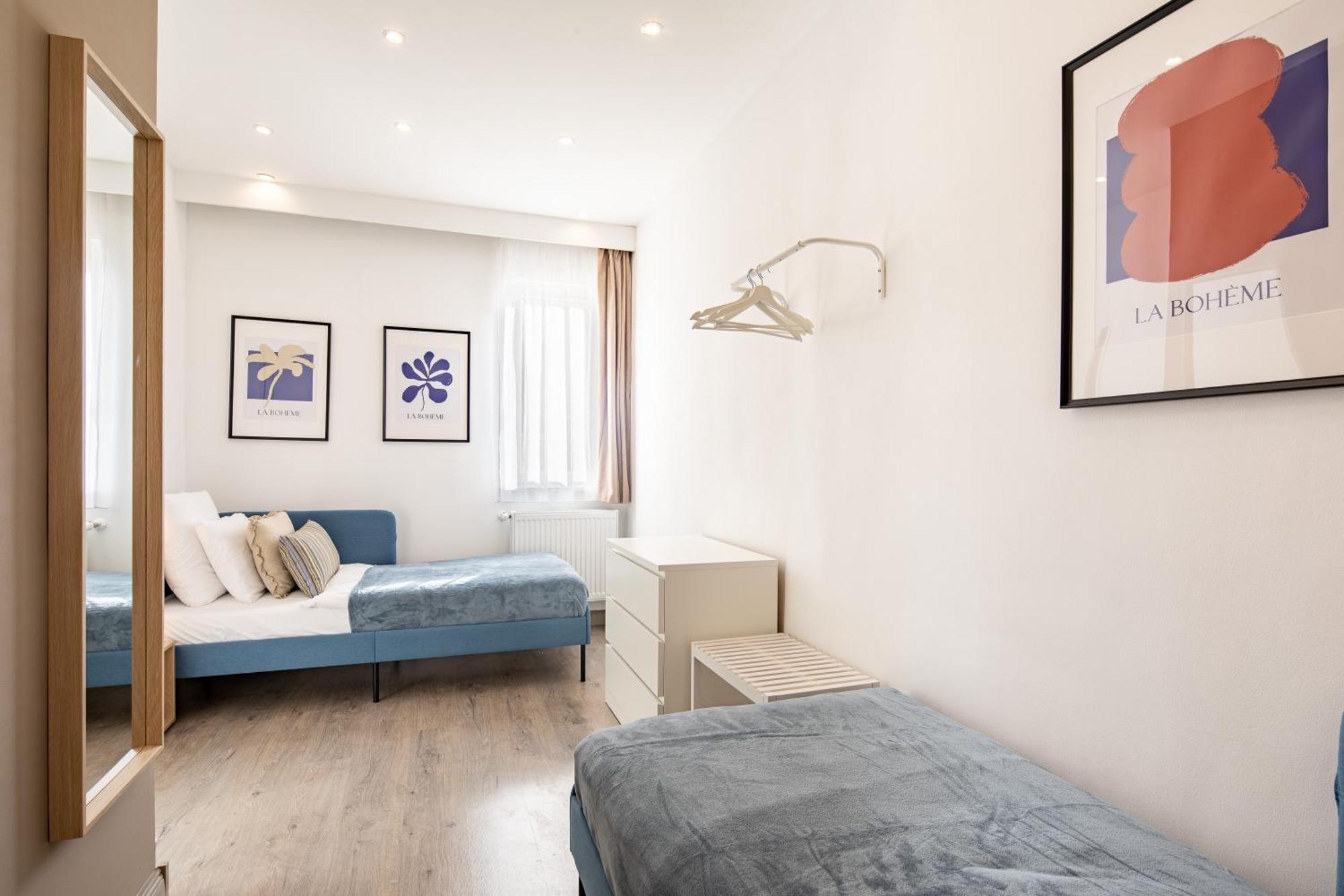 Sunny Three Bedroom Apartment *