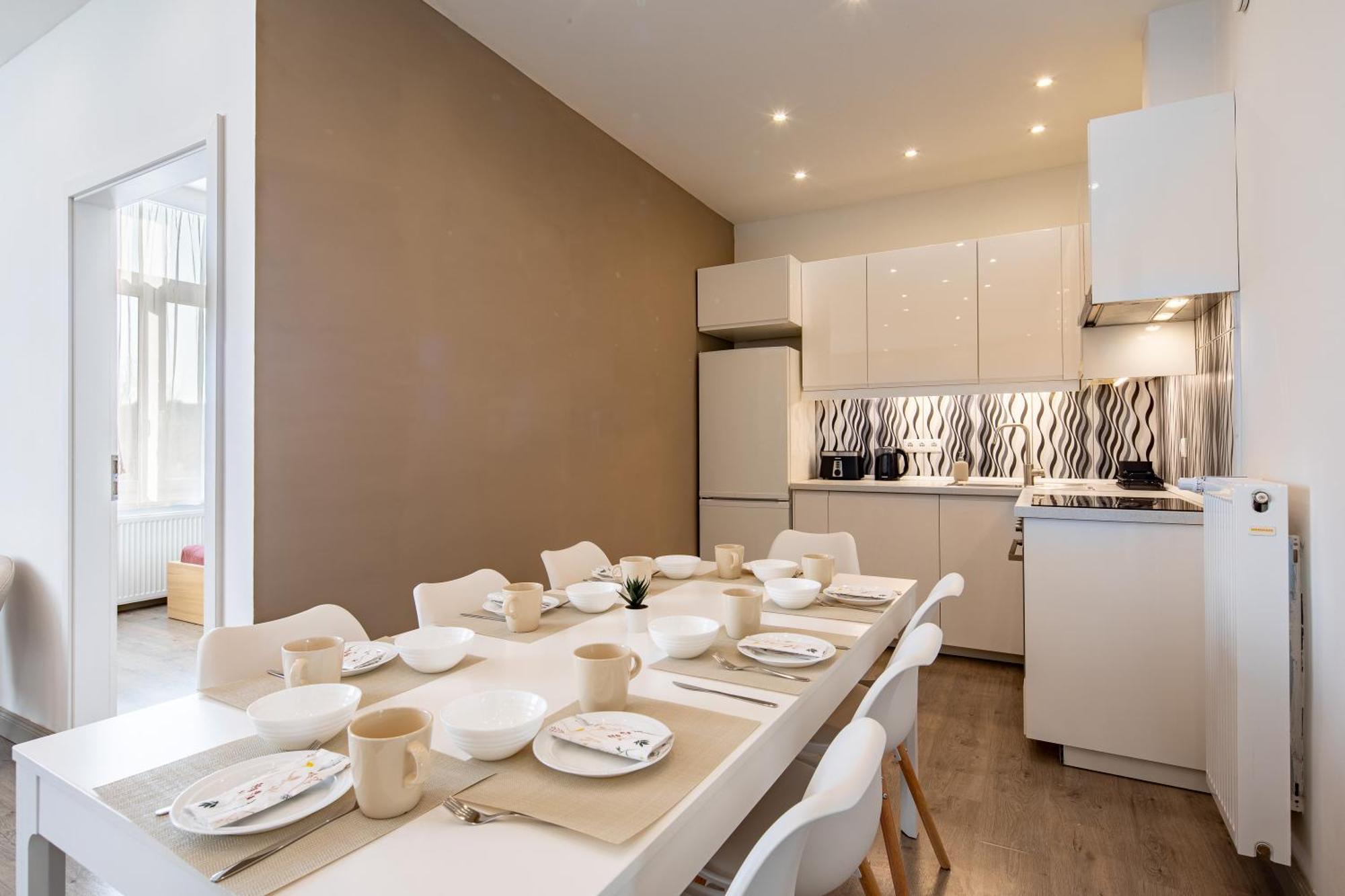 Sunny Three Bedroom Apartment