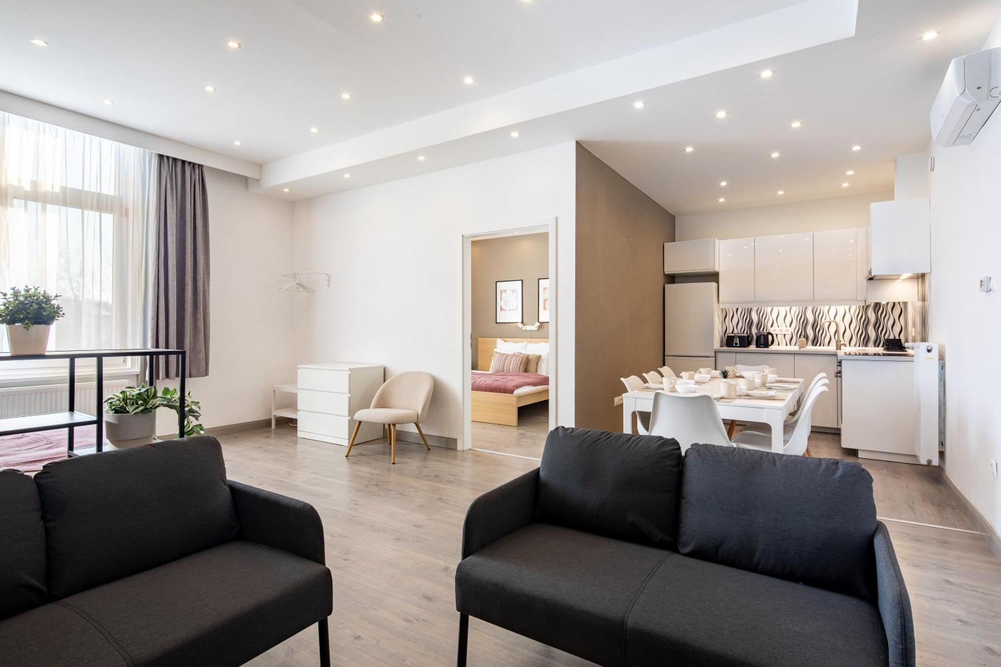 Sunny Three Bedroom Apartment Budapest