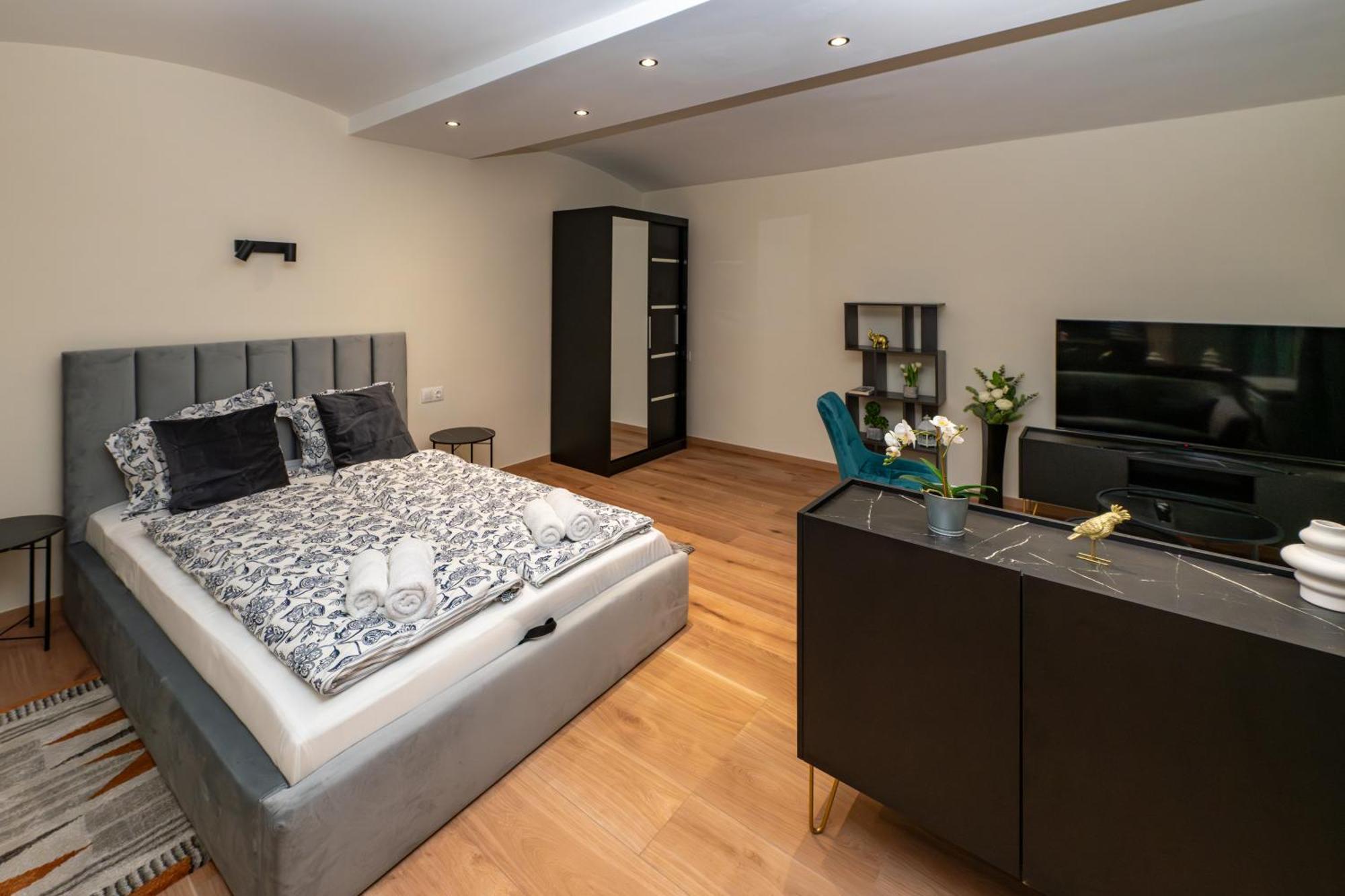 Apartament Astoria R92 Two Bedroom *