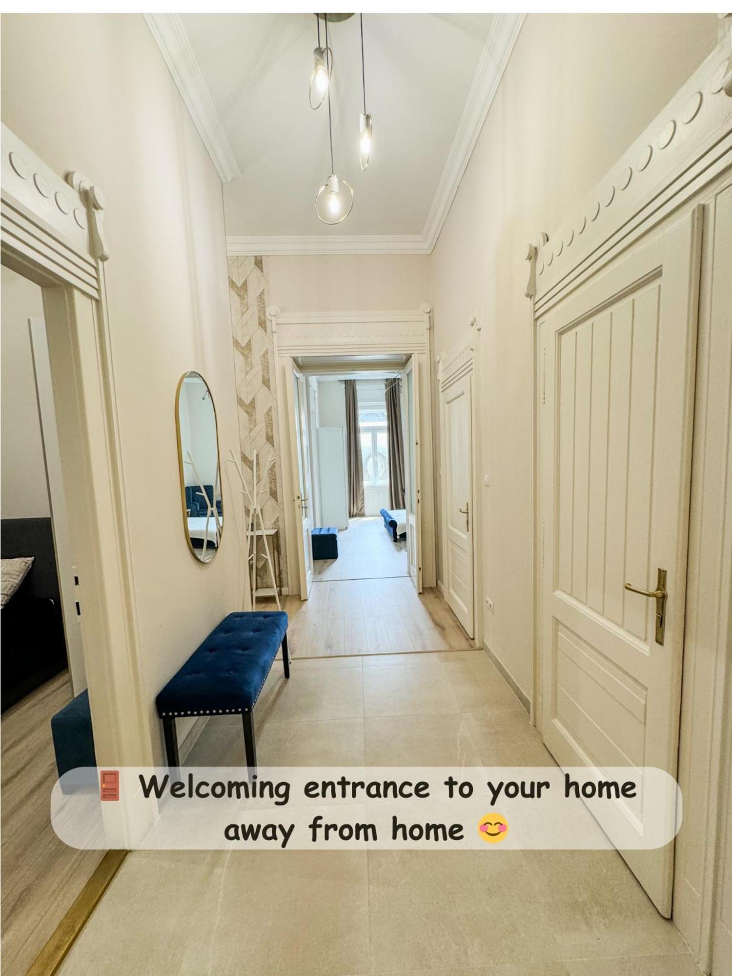 Luxury Parisian Designed 3-bedroom Gem In Heart Of Apartment *