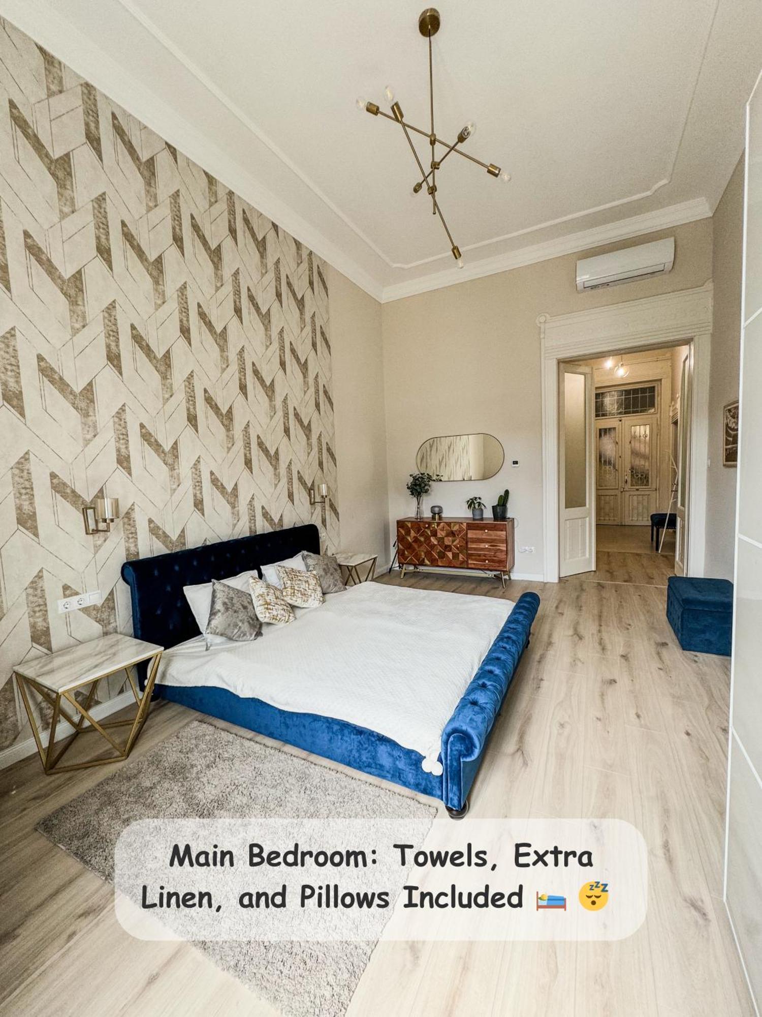 Luxury Parisian Designed 3-bedroom Gem In Heart Of Apartment Budapest