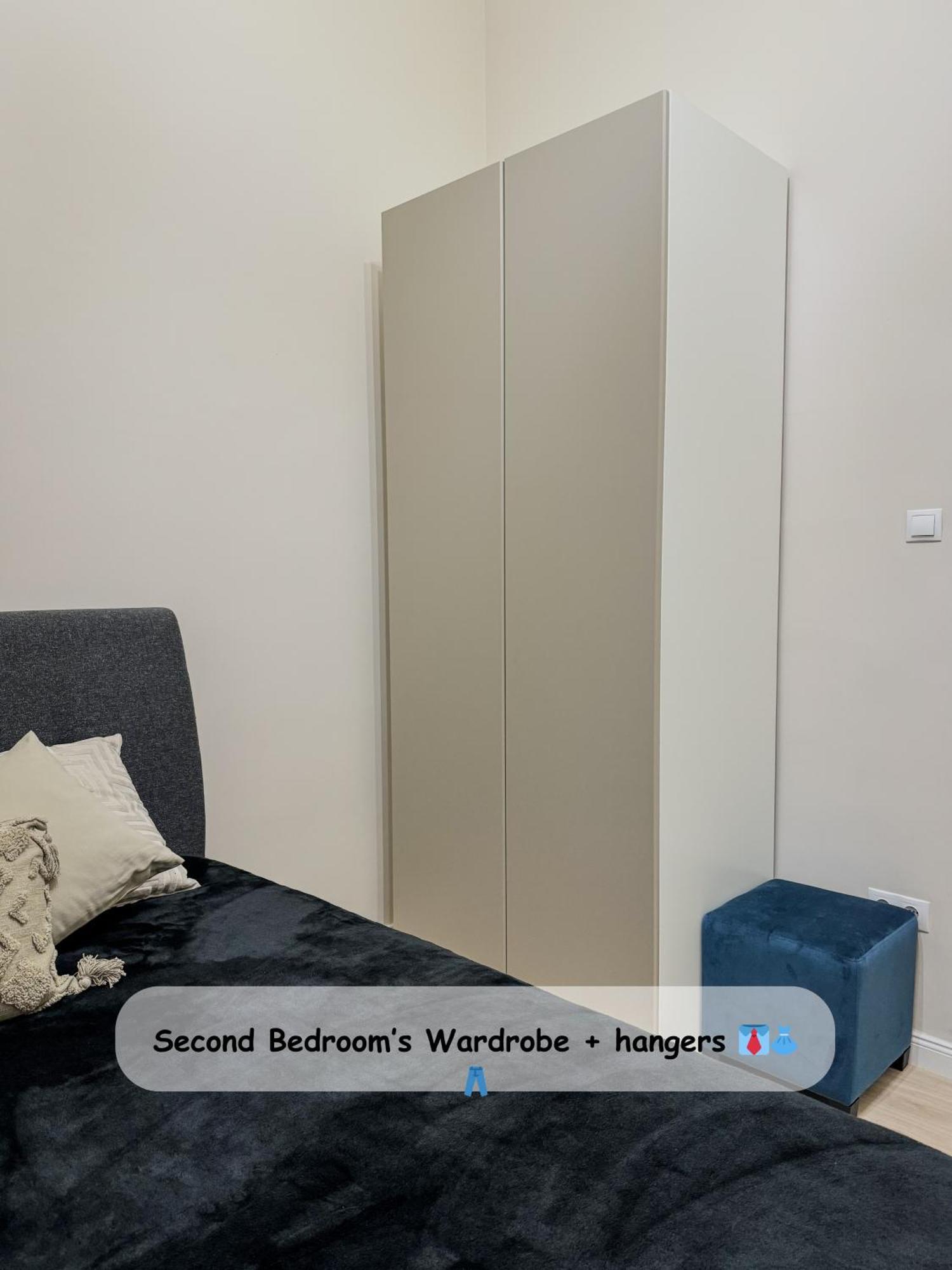Luxury Parisian Designed 3-bedroom Gem In Heart Of Apartmán *