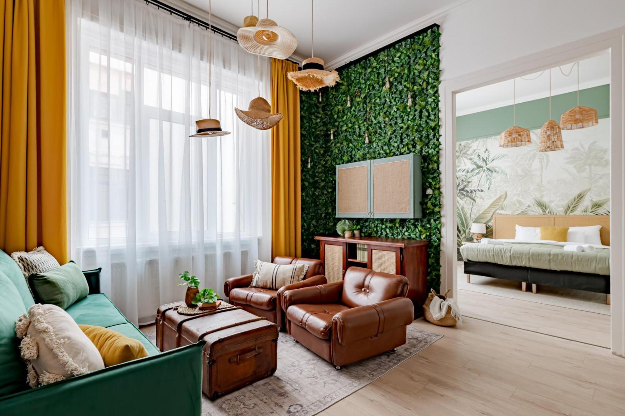 Jungle Aesthetics Downtown Aircon And Garage Parking * Budapeszt