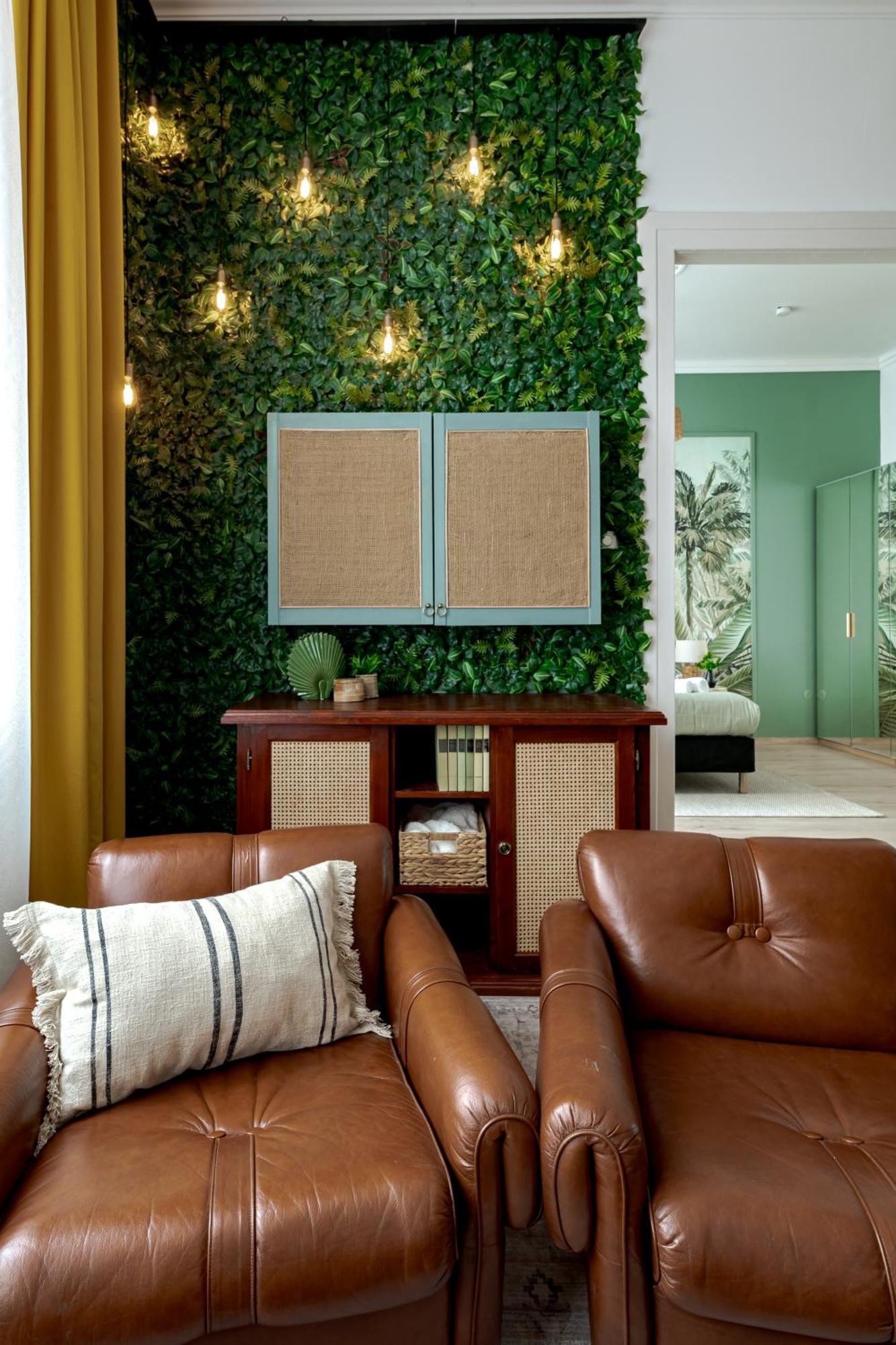 Jungle Aesthetics Downtown Aircon And Garage Parking Budapeszt