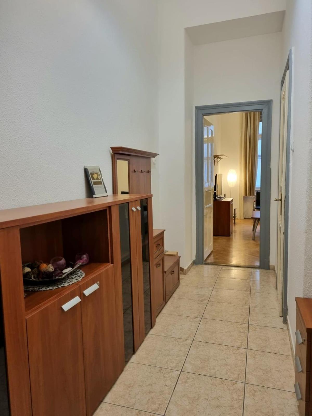 Close To New York Palace Apartament *
