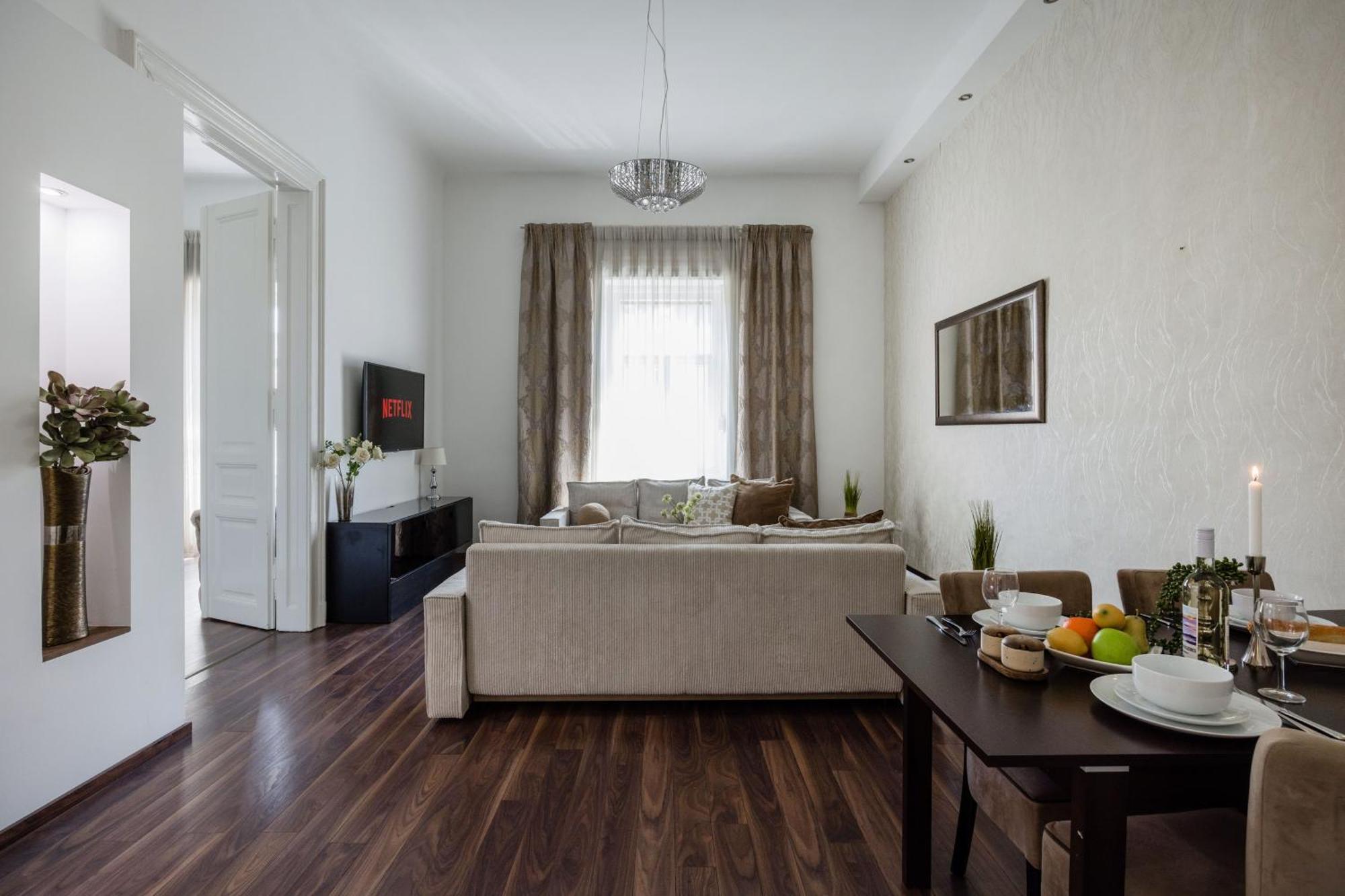 Discover Your Retreat-walk To Parliament Apartment