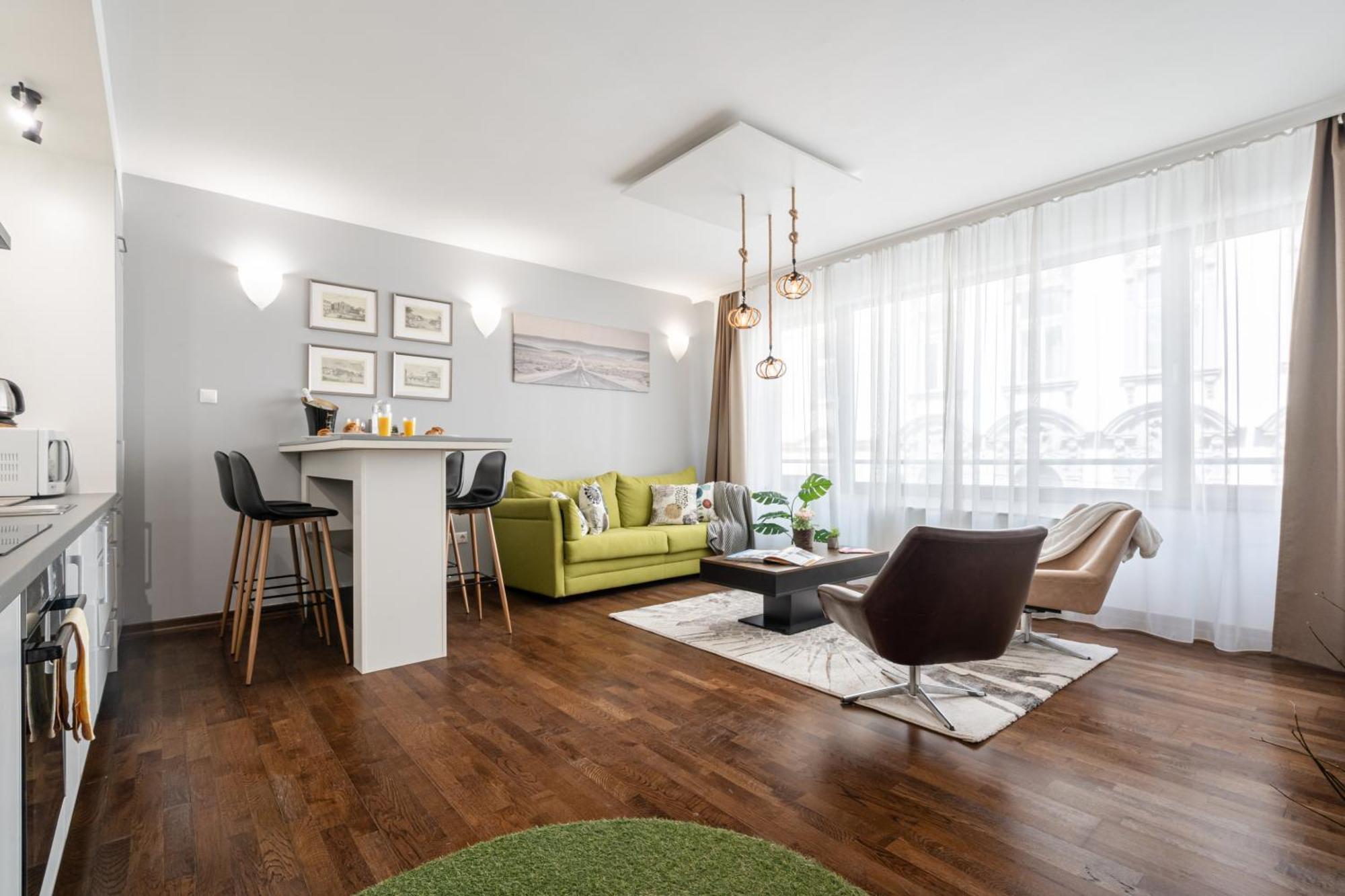Center Wellness - Pool-gym-parking * Budapest