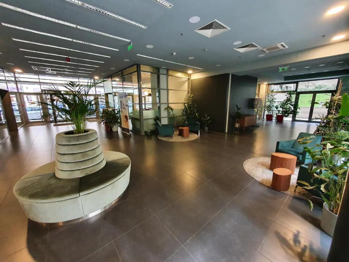 Center Wellness - Pool-gym-parking * Budapest